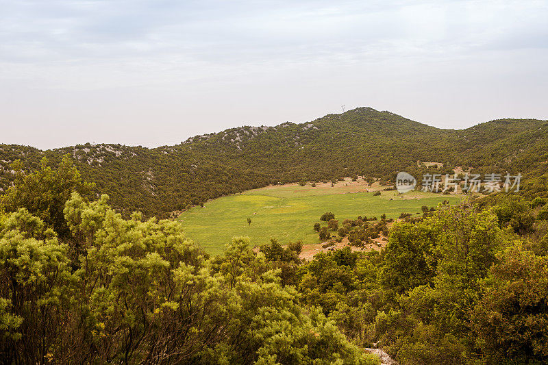 在著名的利西亚路步行步道之间的fethiye到kas mugla turkey